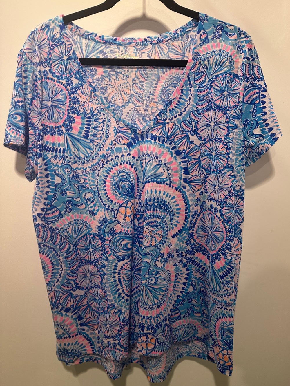 Lilly Pulitzer Blue & Pink Paisley V-Neck Short Sleeve Tee XL